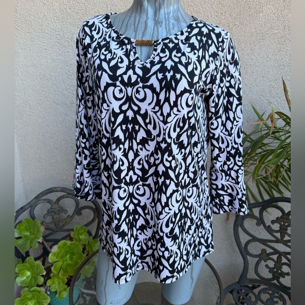 3/$24 Elegant Black and White Women's Blouse